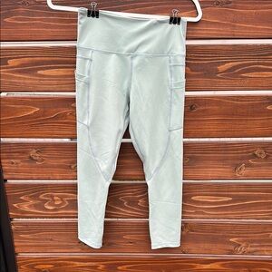 Women’s Zyia Mint Green leggings. Size S 7/8 length.